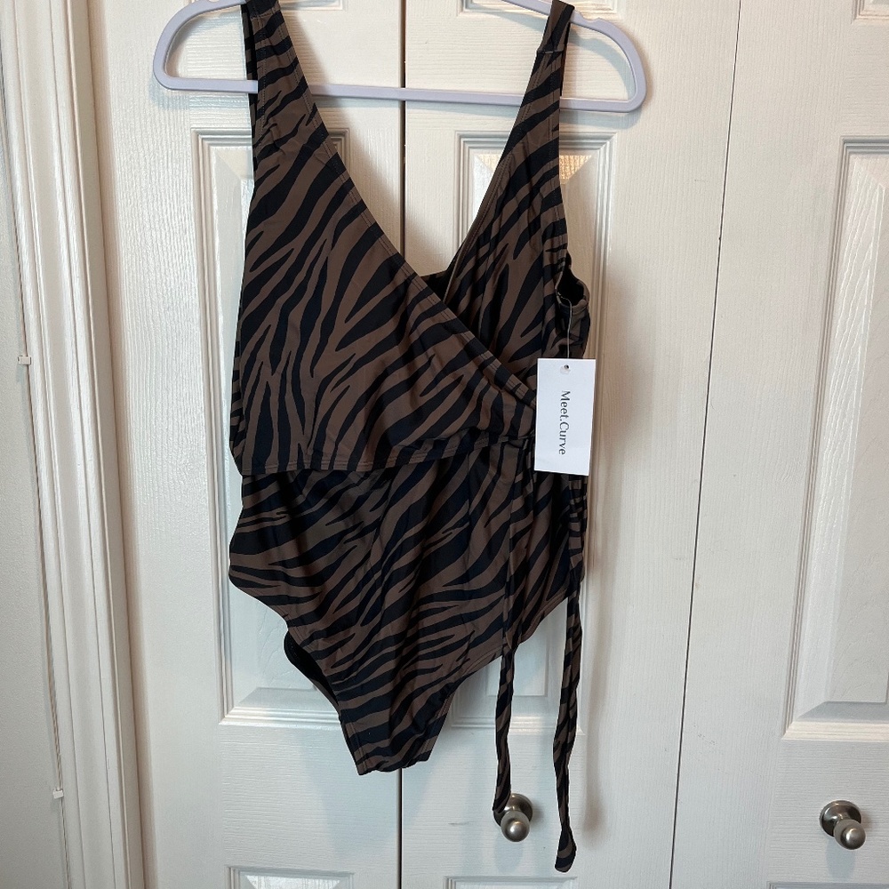 Meet Curve size 3x bathing suit